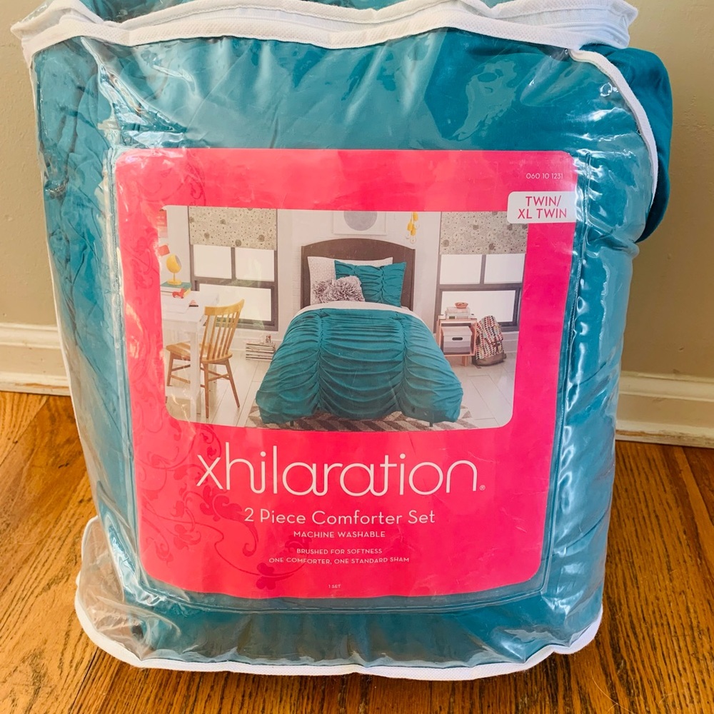Xhilaration XL Comforter Set